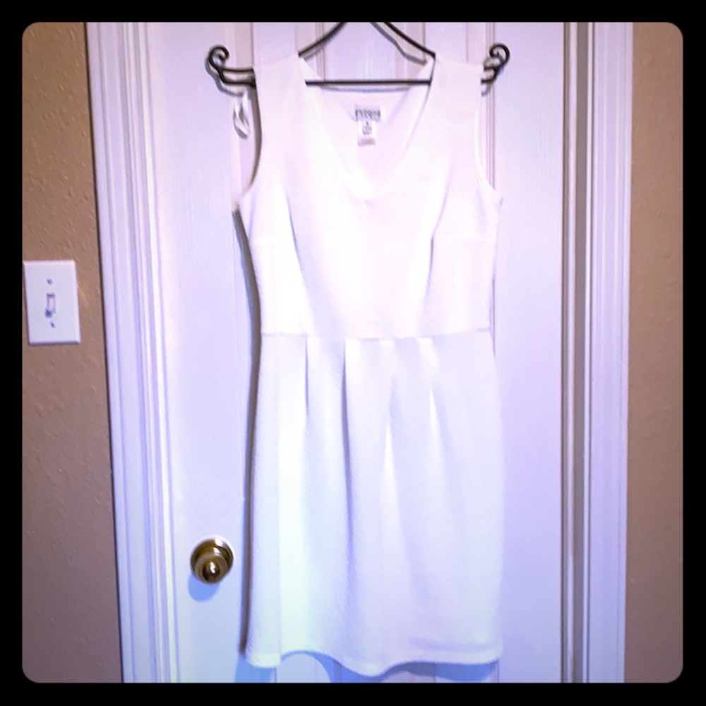 White sleeveless dress
